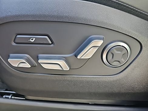 New 2026 Hyundai Ioniq 9 Limited image 13