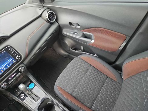 Used 2023 Nissan Kicks SR image 14