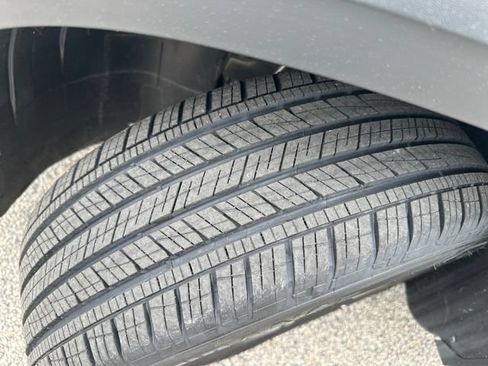 Certified 2024 Volkswagen Taos SE AWD/4WD image 39