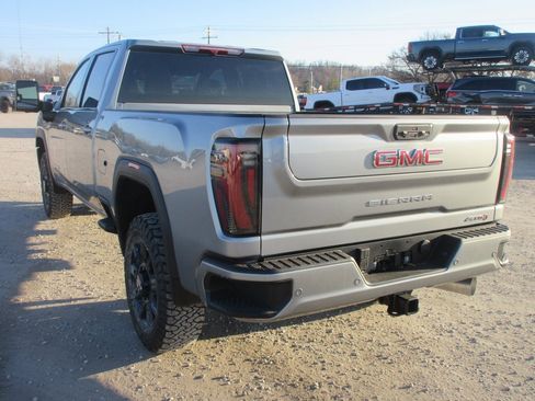 New 2026 GMC Sierra 2500 AT4 image 9