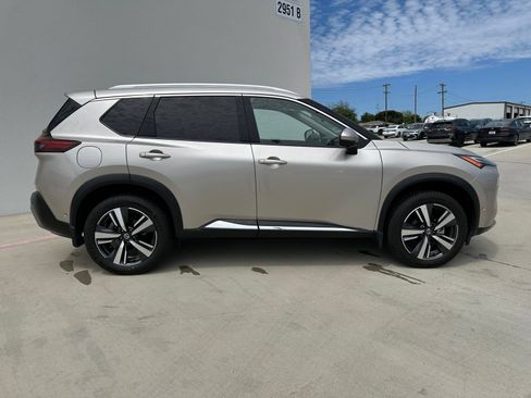 Used 2021 Nissan Rogue Platinum FWD image 6