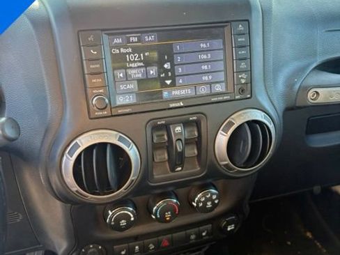Used 2018 Jeep Wrangler Unlimited Sport AWD/4WD image 24