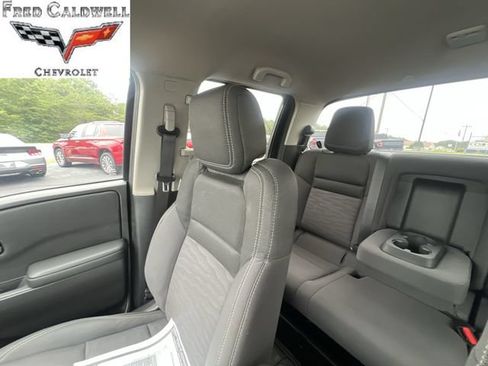 Used 2023 Nissan Frontier SV AWD/4WD image 12