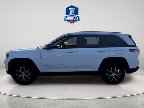 Certified 2024 Jeep Grand Cherokee Limited AWD/4WD image 27