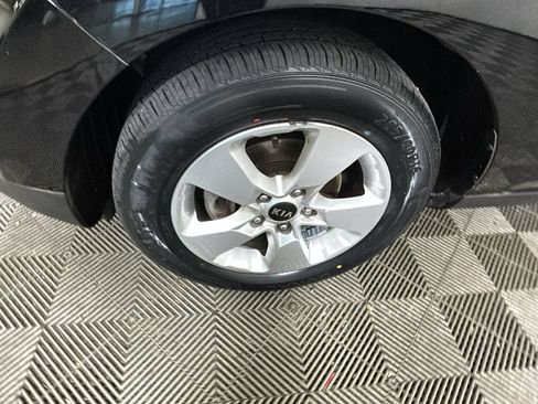 Used 2019 Kia Soul FWD image 11