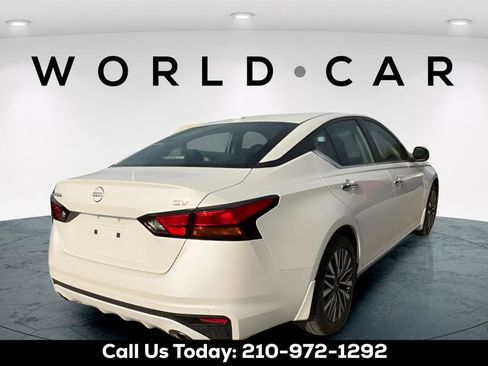 Used 2024 Nissan Altima 2.5 SV w/ SV Premium Package FWD image 7