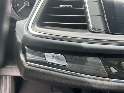 Certified 2024 Buick Enclave Essence FWD image 17