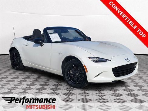 Used 2020 MAZDA MX-5 Miata Sport image 1