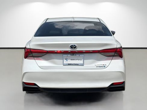 Used 2019 Toyota Avalon Limited FWD image 4