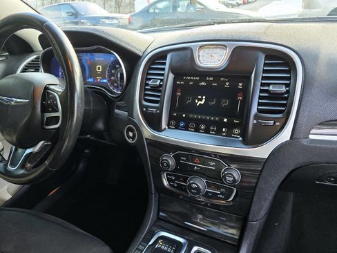 Used 2019 Chrysler 300 Touring w/ Sport Appearance Package image 30