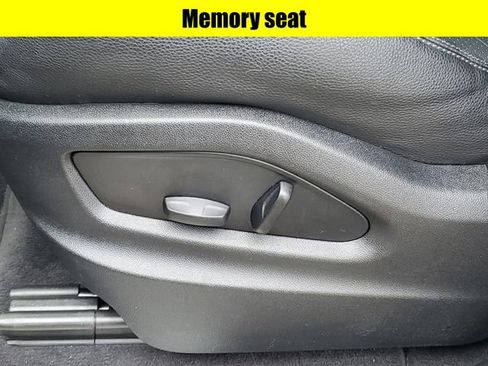 Used 2024 Porsche Cayenne image 23