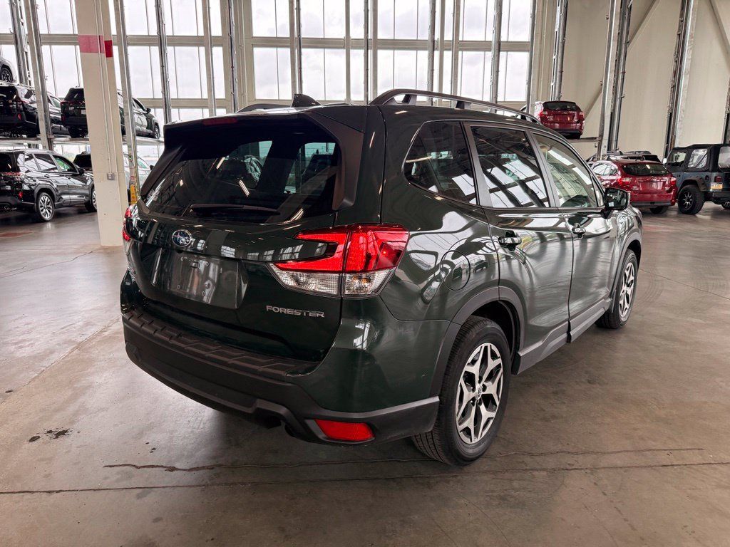 Certified 2023 Subaru Forester Premium AWD/4WD image 3
