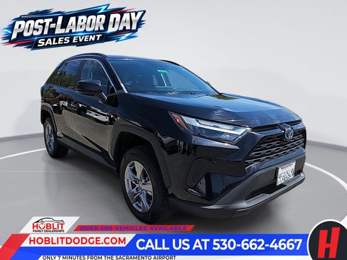 Used 2023 Toyota RAV4 LE AWD/4WD image 1