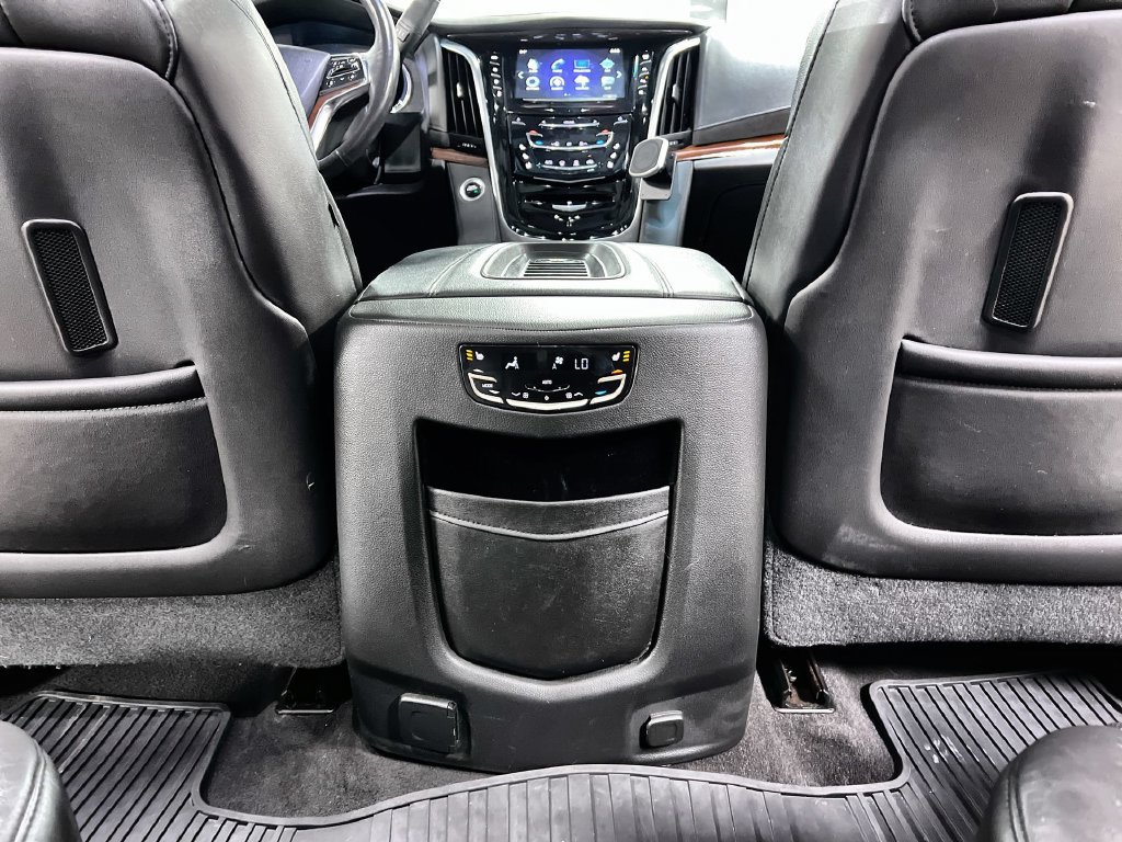Used 2019 Cadillac Escalade Luxury RWD image 21