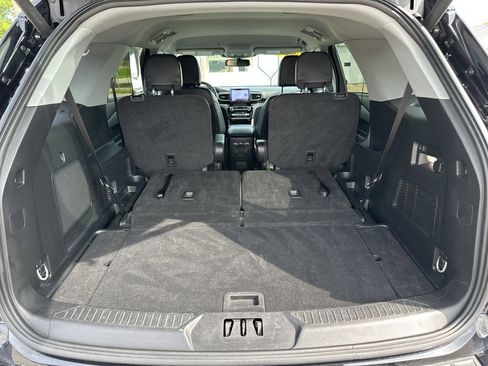 Used 2024 Ford Explorer Limited image 11