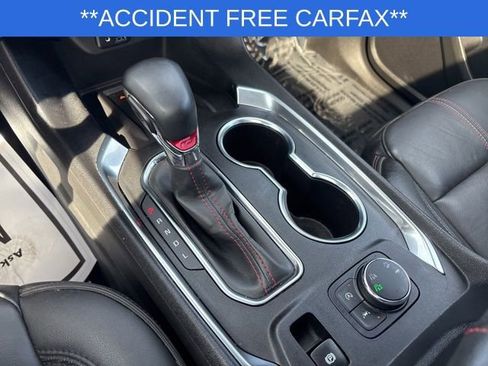 Used 2023 Chevrolet Traverse RS image 32