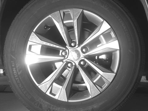 Used 2025 Chevrolet Equinox LT image 15