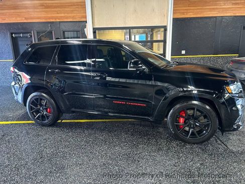 Used 2018 Jeep Grand Cherokee SRT AWD/4WD image 10