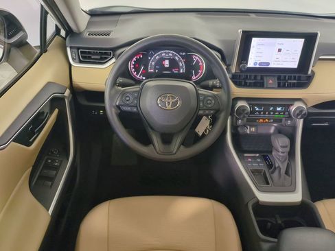 Used 2025 Toyota RAV4 LE image 17