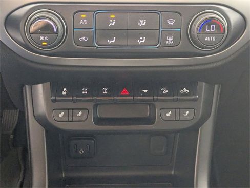 Used 2022 Chevrolet Colorado ZR2 image 22