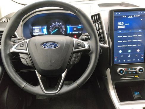 Used 2024 Ford Edge SEL image 22