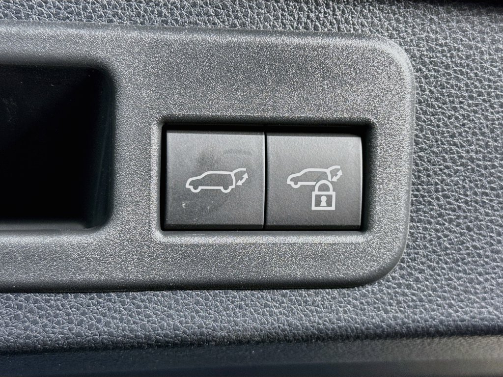 Certified 2025 Toyota 4Runner TRD Off-Road Premium AWD/4WD image 30