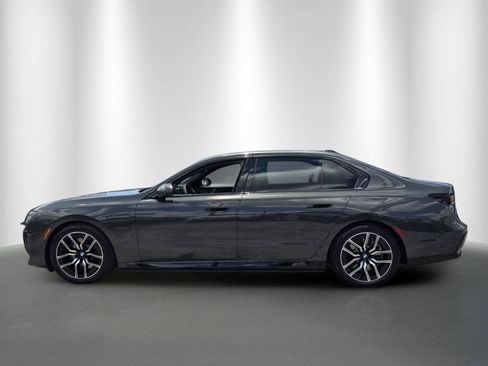 New 2026 BMW 750e xDrive w/ Premium Package AWD/4WD image 4