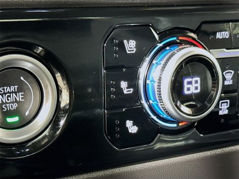 Certified 2024 GMC Sierra 1500 SLT w/ SLT Convenience Package image 18