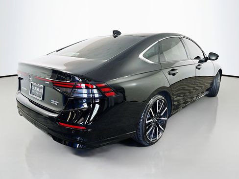 Used 2025 Honda Accord Touring image 7