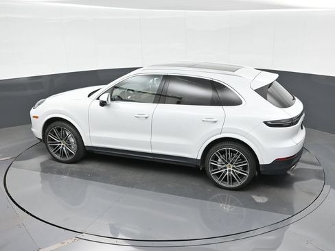 Certified 2022 Porsche Cayenne AWD/4WD image 27