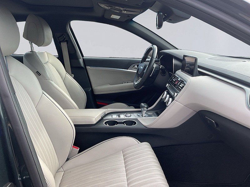 Used 2023 Genesis G70 2.0T w/ Sport Prestige Package RWD image 13
