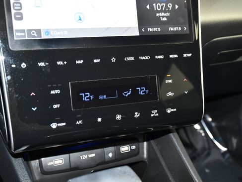 Used 2022 Hyundai Santa Cruz Limited AWD/4WD image 31