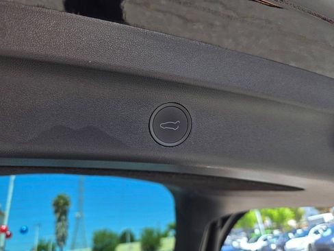Used 2023 Tesla Model Y Long Range AWD/4WD image 25