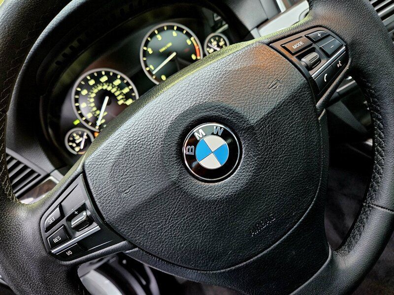 Used 2014 BMW 535d Sedan RWD image 25
