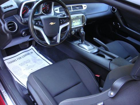 Used 2015 Chevrolet Camaro SS RWD image 12