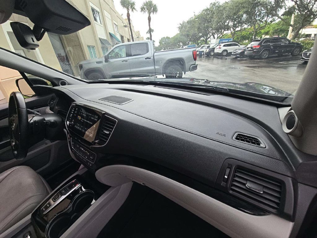 Used 2019 Honda Pilot Touring image 18