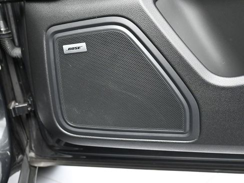 Certified 2022 Porsche Macan AWD/4WD image 28