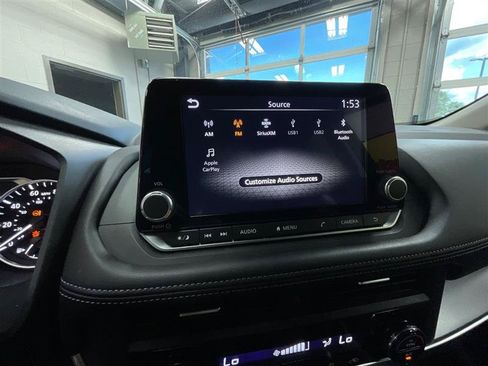 Used 2024 Nissan Rogue SV FWD image 18
