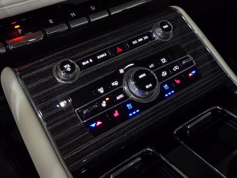 Used 2022 Lincoln Aviator Black Label w/ Dynamic Handling Package image 27