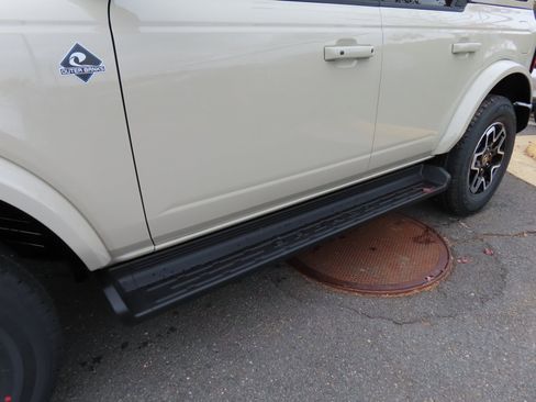 New 2025 Ford Bronco Outer Banks image 7