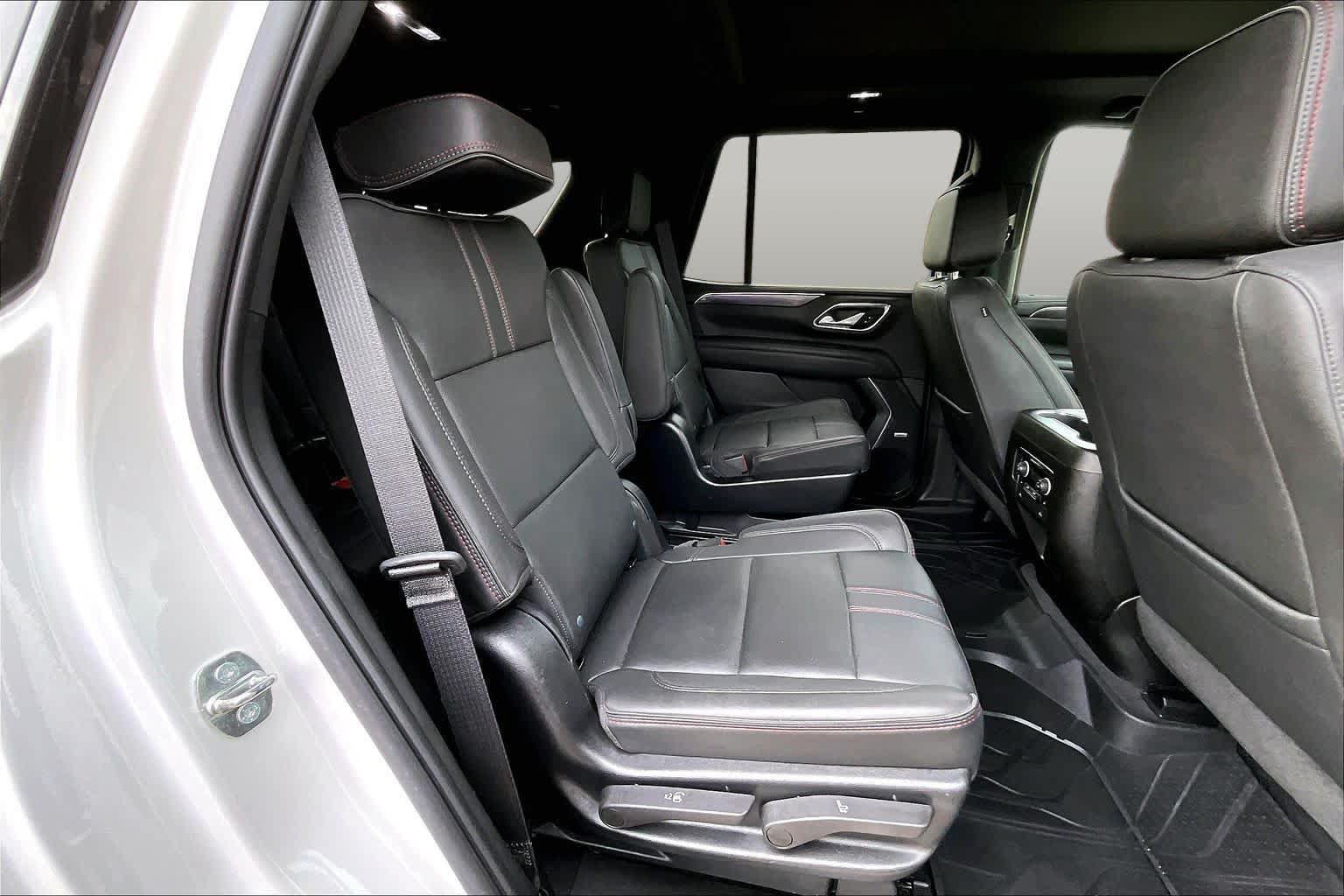 Used 2022 Chevrolet Tahoe RST w/ Luxury Package RWD image 18