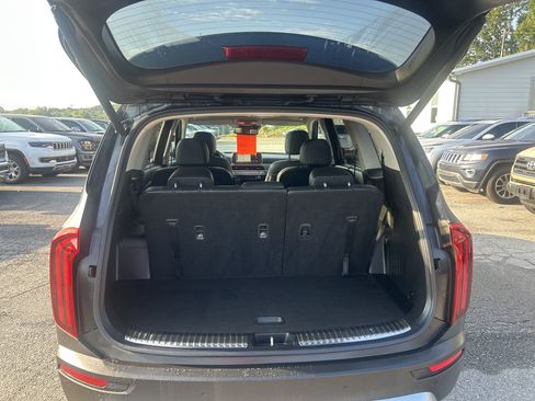 Used 2020 Kia Telluride SX w/ Towing Package FWD image 46