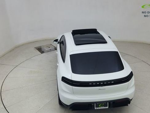 Used 2025 Porsche Macan Electric RWD image 84