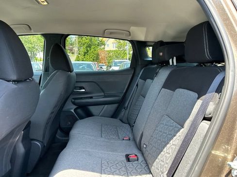 Certified 2025 Nissan Kicks SV AWD/4WD image 25