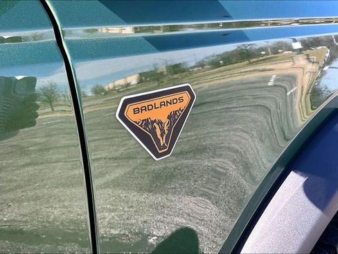 Used 2022 Ford Bronco Badlands image 24