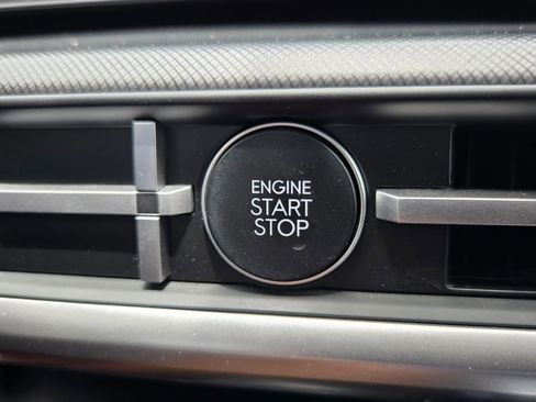 Used 2025 Hyundai Santa Fe SEL FWD image 19