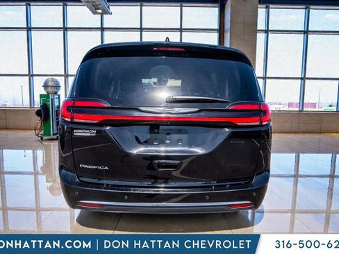 Used 2024 Chrysler Pacifica Touring-L FWD image 33