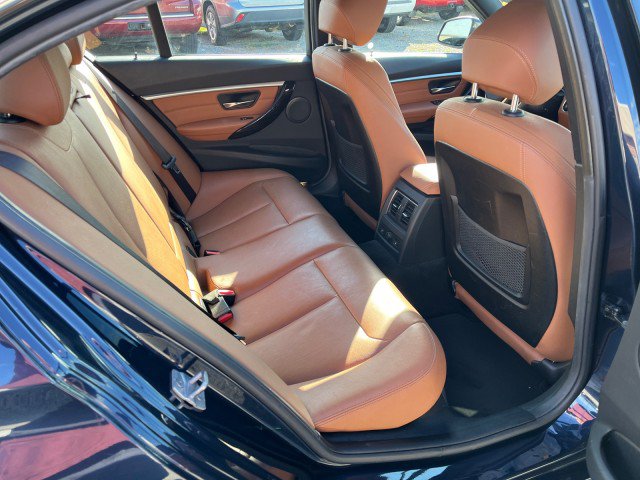 Used 2017 BMW 330i xDrive Sedan AWD/4WD image 17