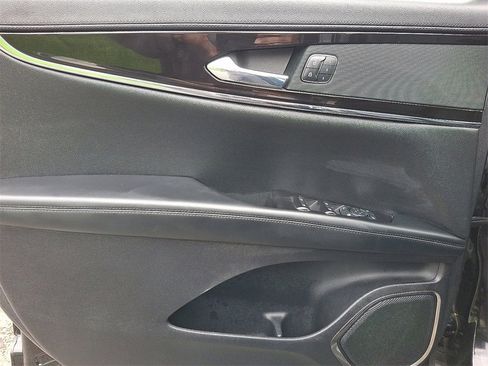 Used 2022 Lincoln Nautilus Reserve w/ Monochromatic Package image 13