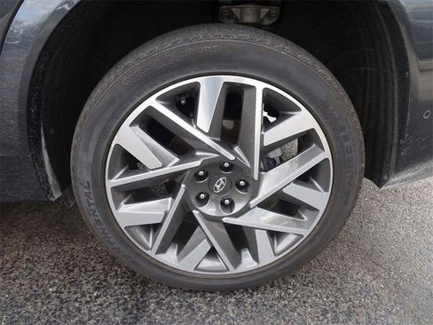 Used 2022 Hyundai Santa Fe Calligraphy image 4